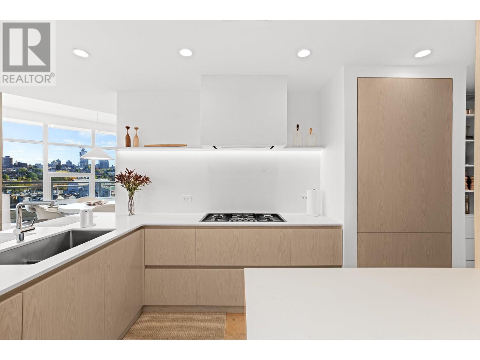 Property at 701 628 KINGHORNE MEWS image 5