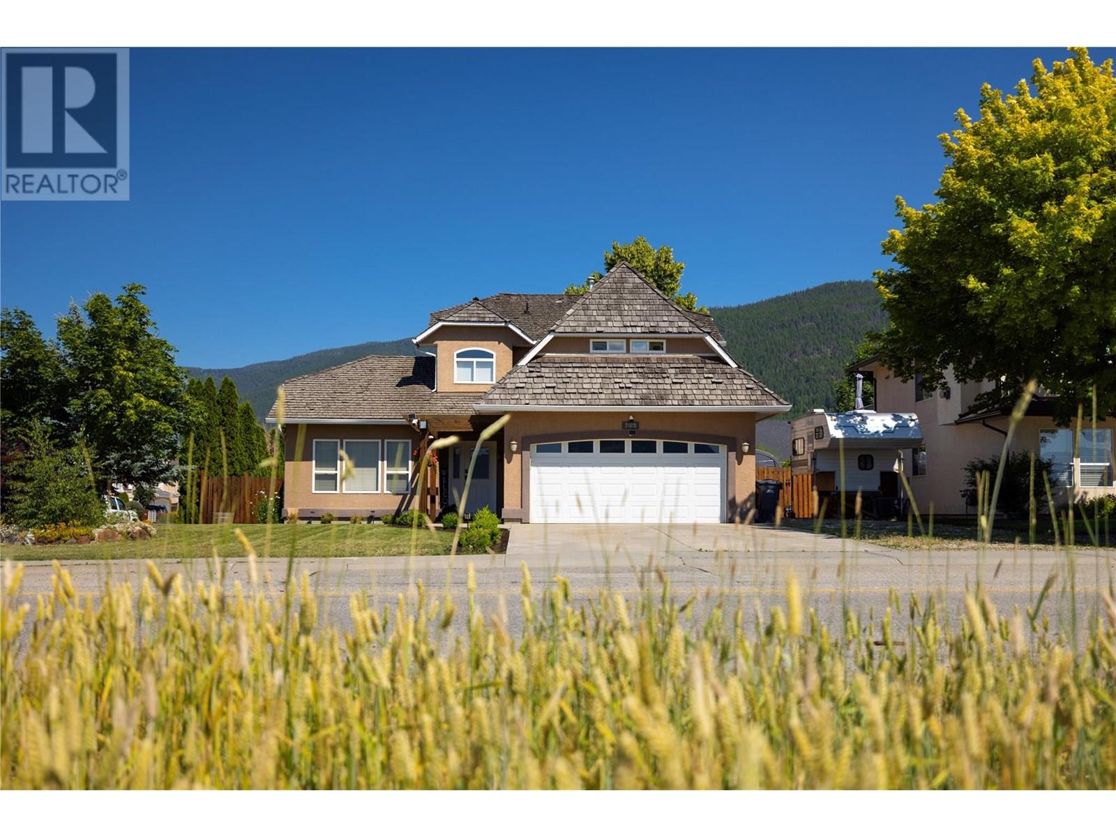 2028 Okanagan Street, Armstrong, British Columbia  V0E 1B1 - Photo 3 - 10355086
