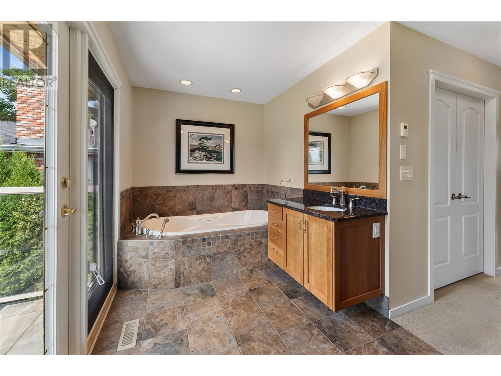 4492 Swaisland Road, Kelowna, British Columbia  V1W 1Y7 - Photo 19 - 10353865