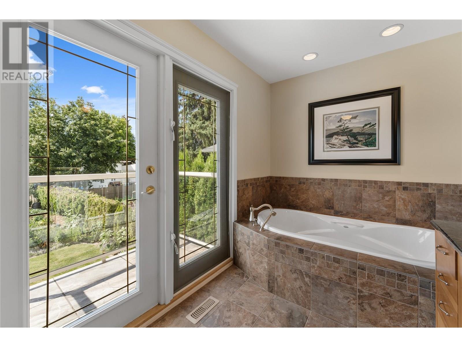 4492 Swaisland Road, Kelowna, British Columbia  V1W 1Y7 - Photo 21 - 10353865