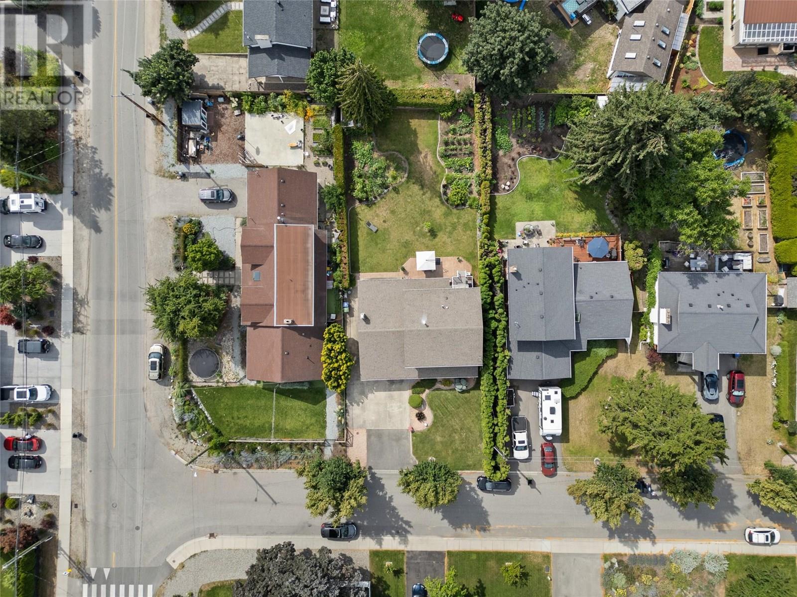 4492 Swaisland Road, Kelowna, British Columbia  V1W 1Y7 - Photo 33 - 10353865