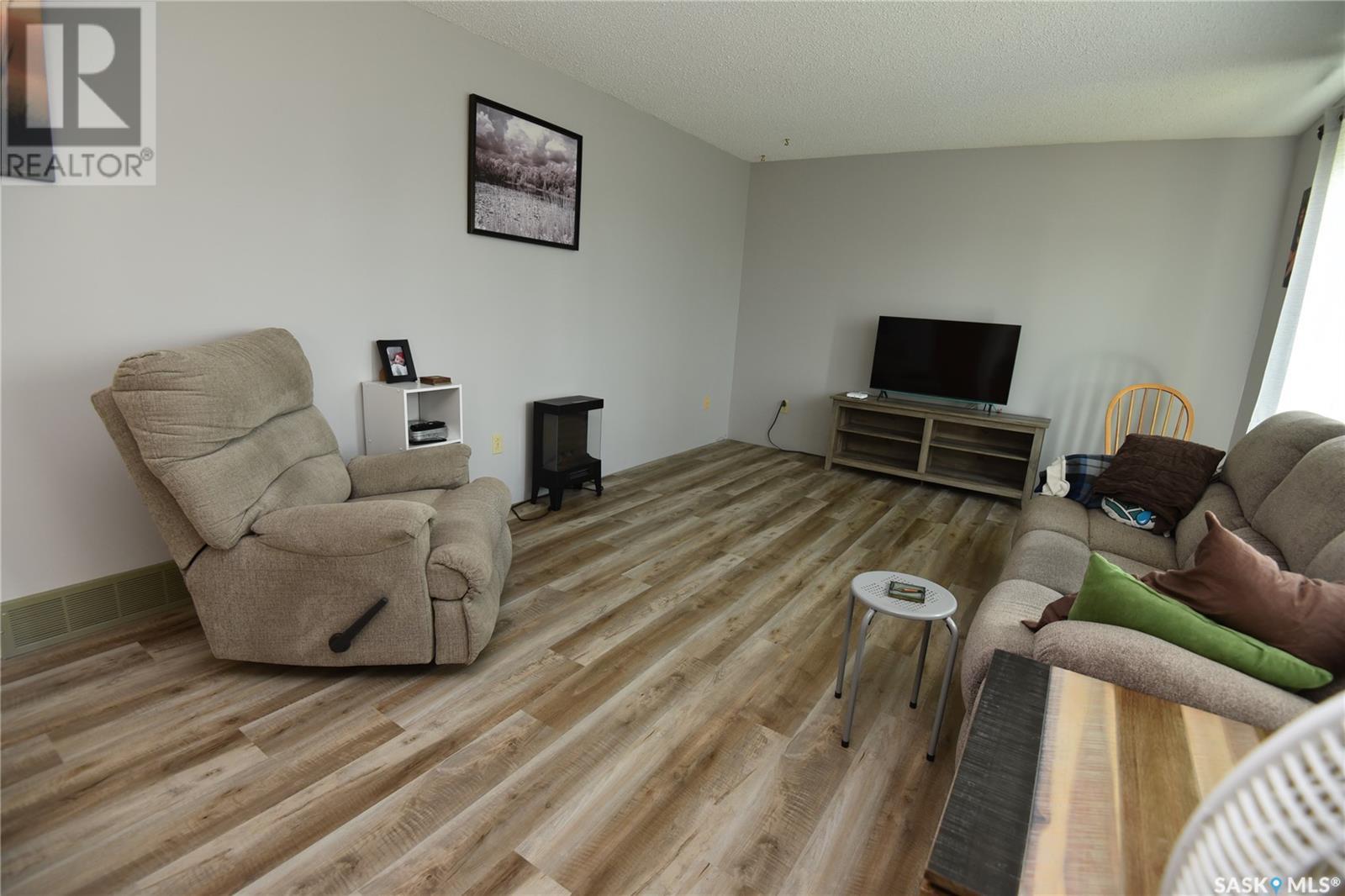 530 Rupert Crescent, Codette, Saskatchewan  S0E 0P0 - Photo 12 - SK011004