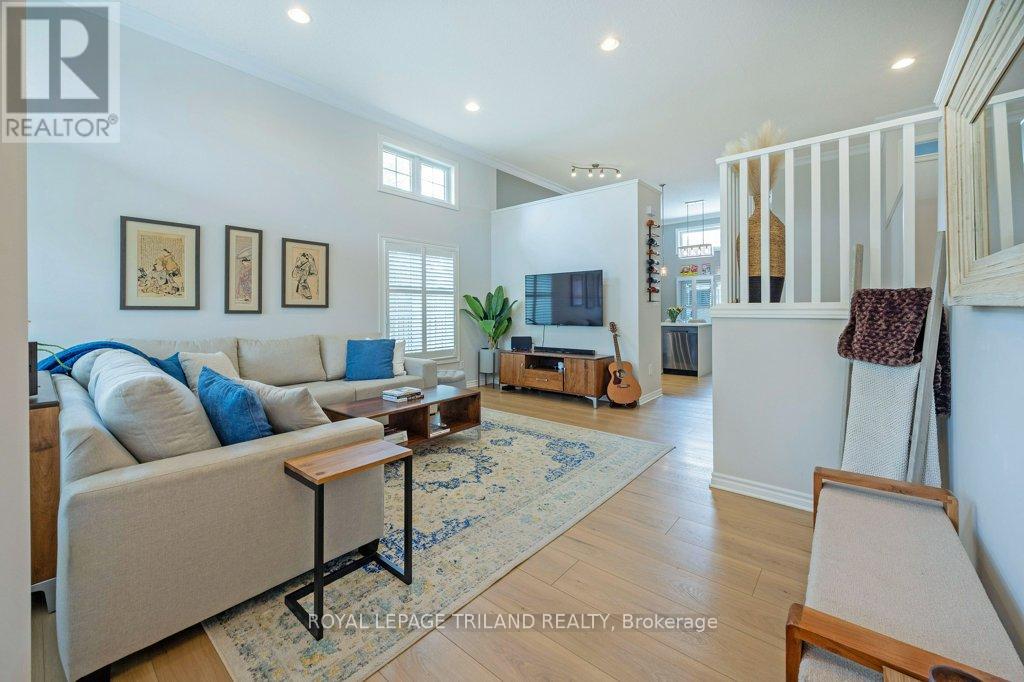 Property at 1862 CREEKSIDE STREET image 4