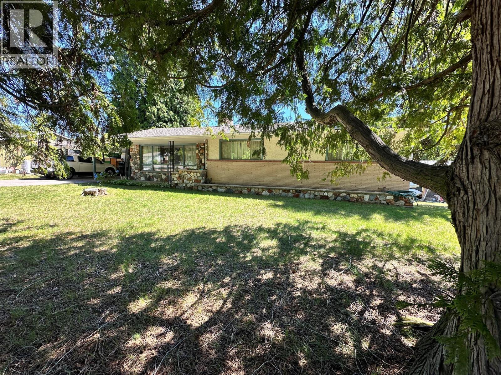 2629 9TH Avenue, castlegar, British Columbia