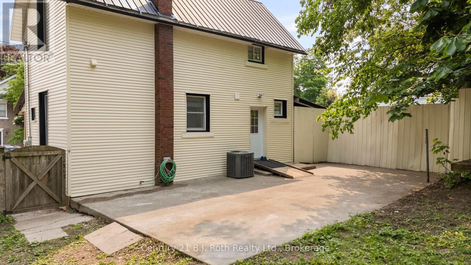 Property at 17 DOUGLAS STREET image 5