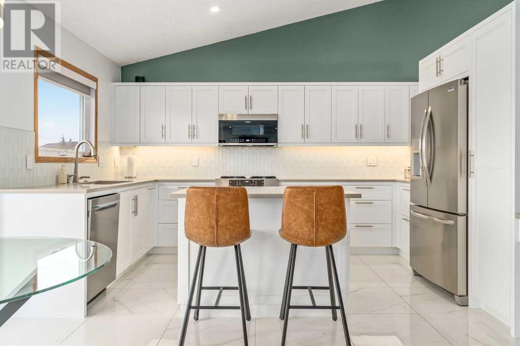 Property at 220 Lakeside Greens Drive image 3