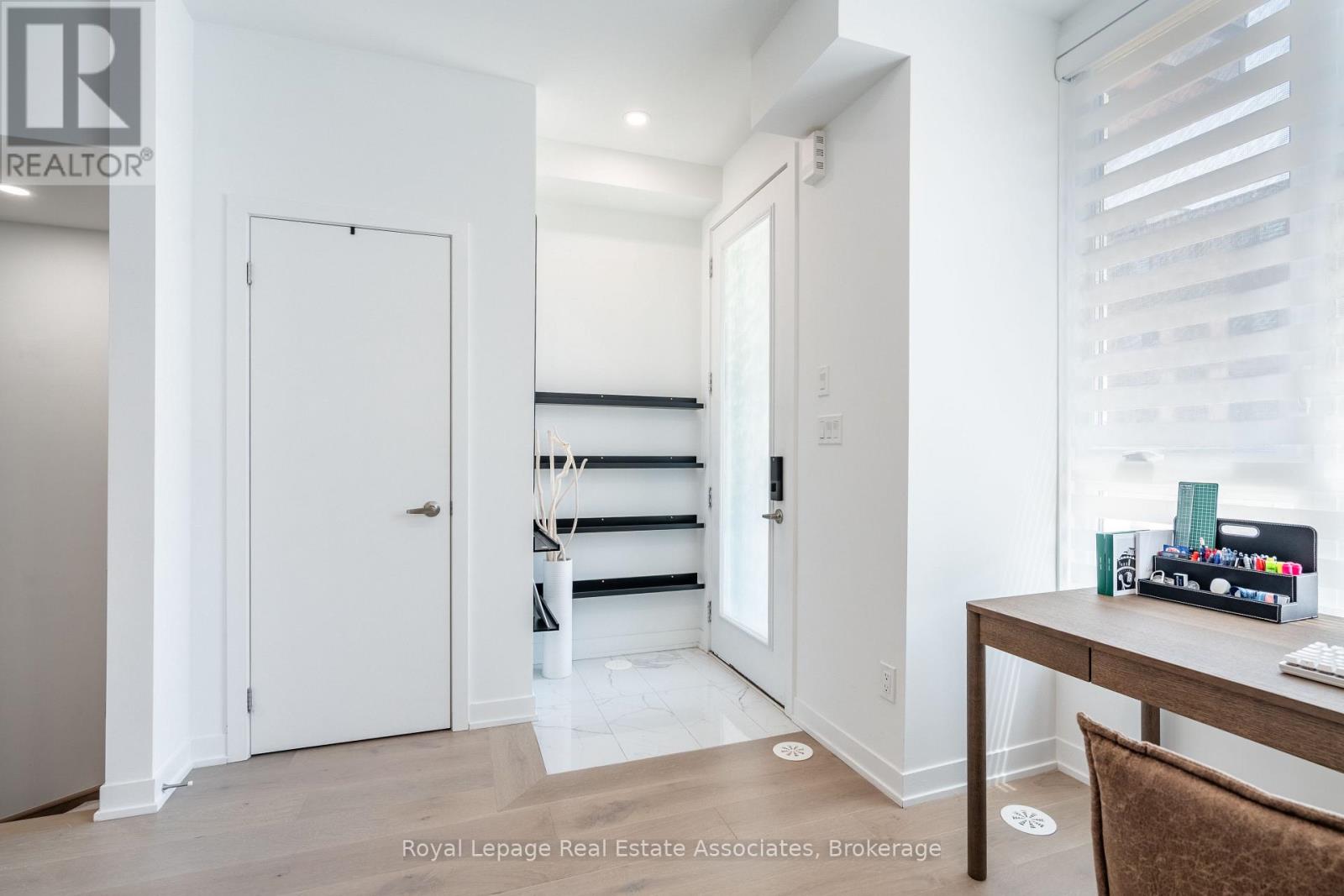 Property at 120 GREEN GARDENS BOULEVARD image 4