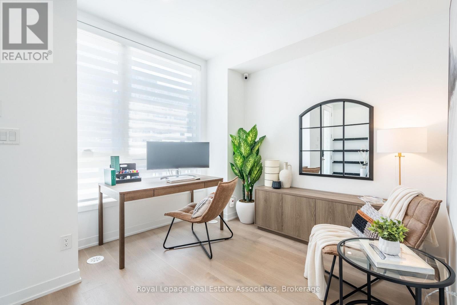 Property at 120 GREEN GARDENS BOULEVARD image 5