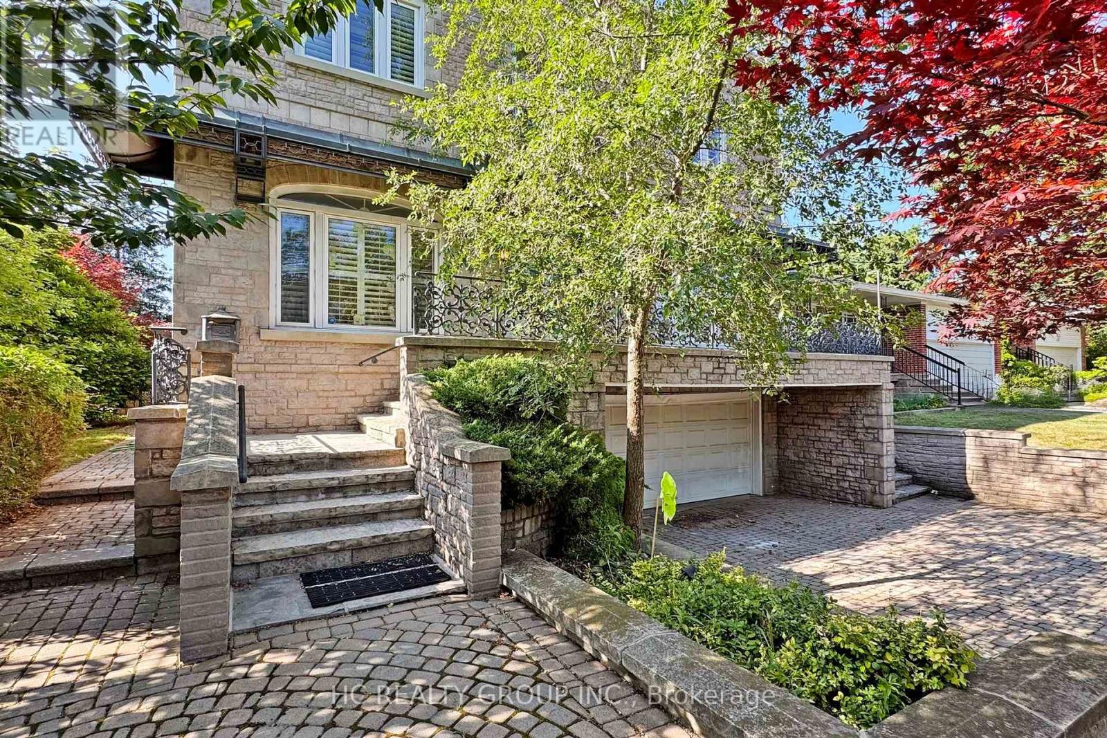 Property at 348 GREENFIELD AVENUE image 4