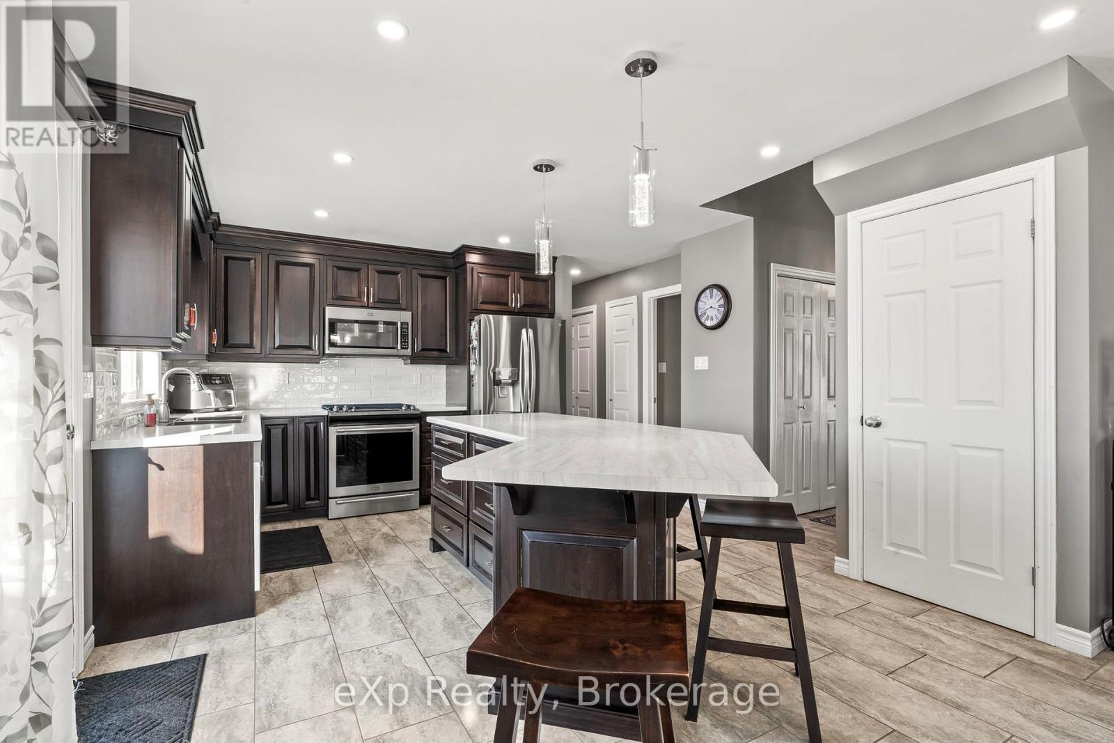 953 Greenock-Brant Line, Brockton, Ontario  N0G 1J0 - Photo 16 - X11987789