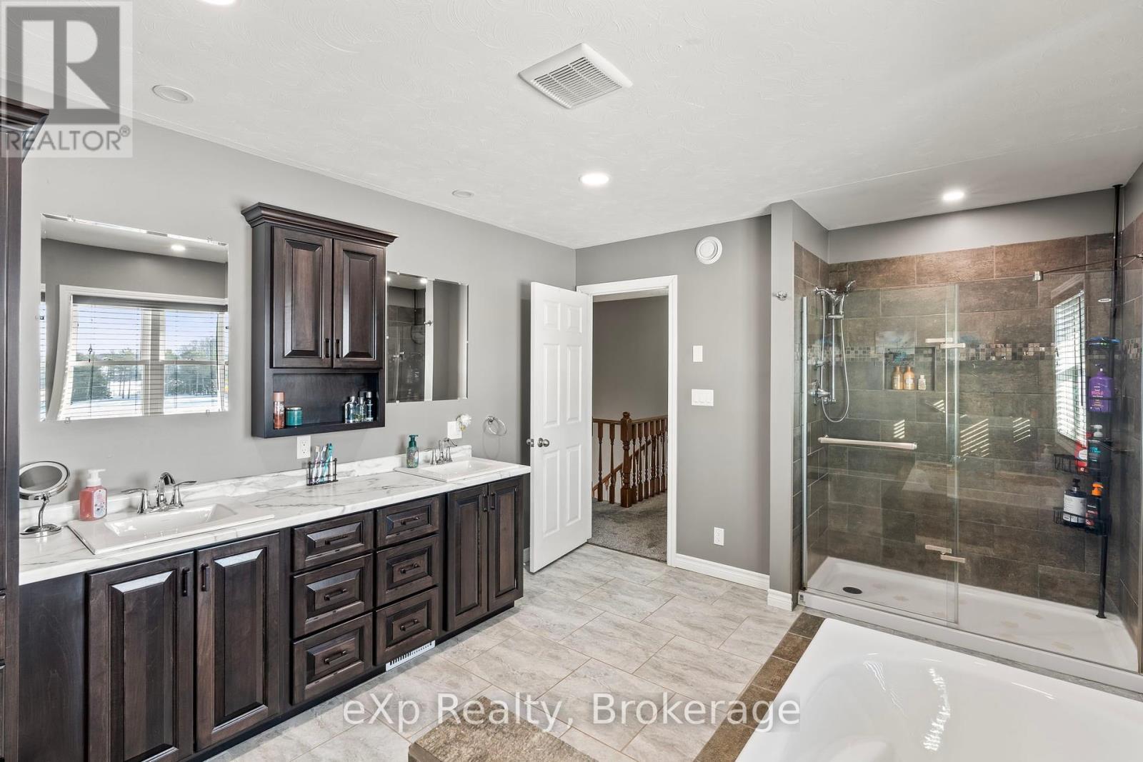 953 Greenock-Brant Line, Brockton, Ontario  N0G 1J0 - Photo 28 - X11987789