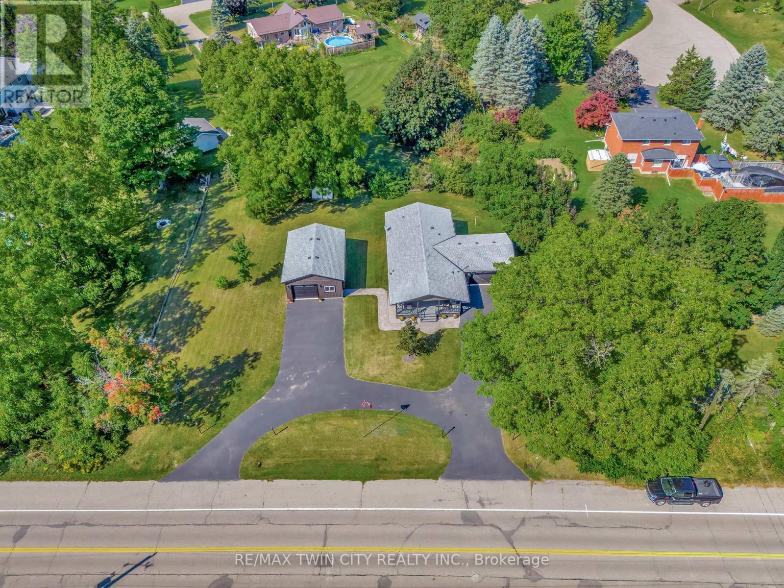 1574 Clyde Road, North Dumfries, Ontario  N1R 5S7 - Photo 2 - X12270477
