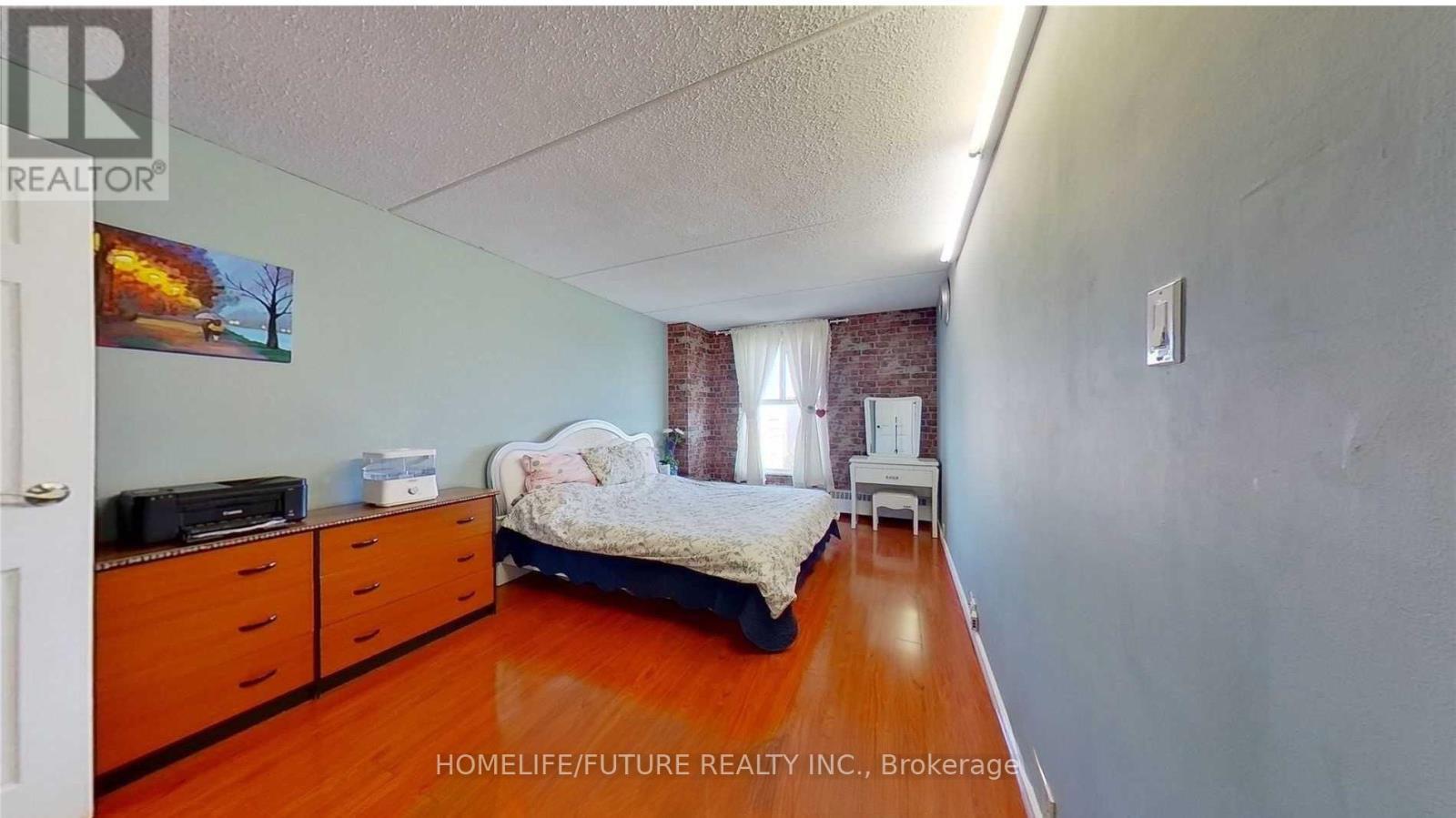 1003 - 2 Glamorgan Avenue, Toronto (Dorset Park), Ontario  M1P 2M8 - Photo 3 - E12270565