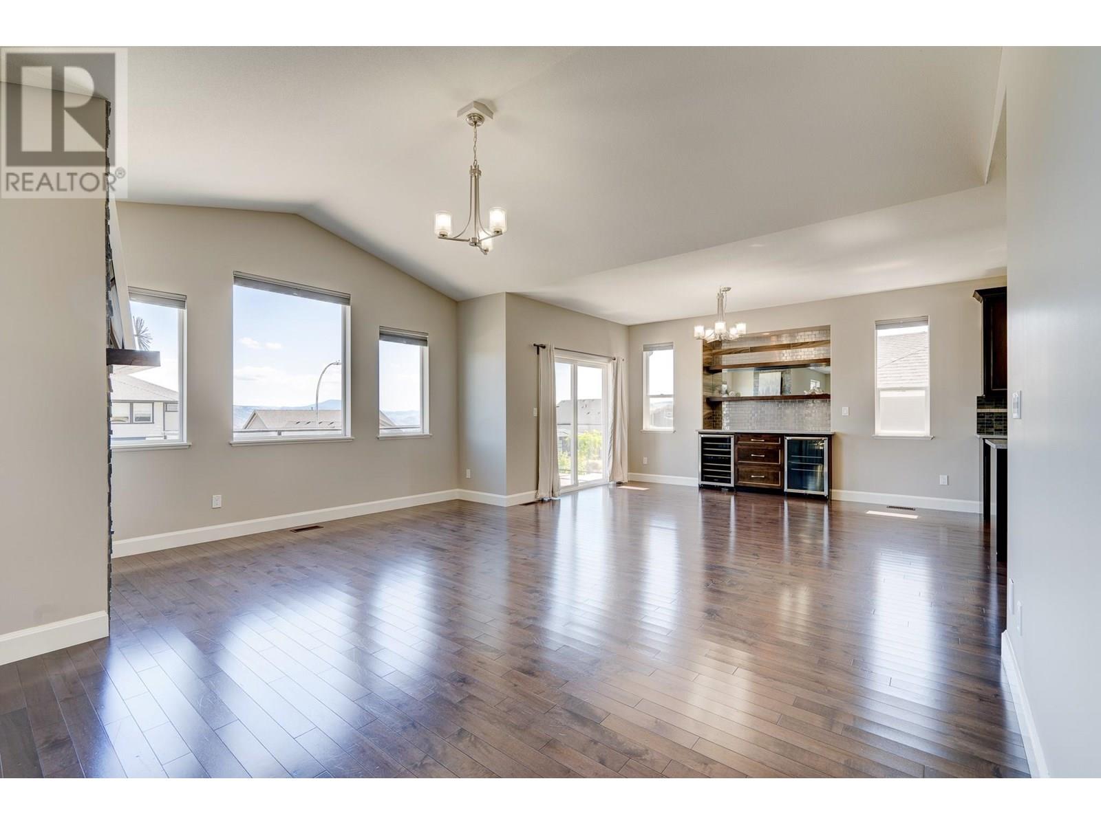 Property at 1425 DUNBAR Drive image 2