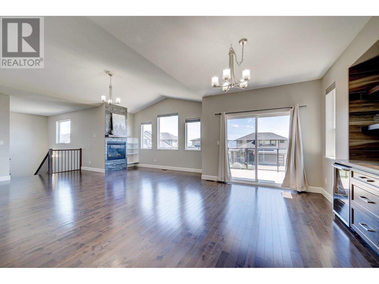 Property at 1425 DUNBAR Drive image 3