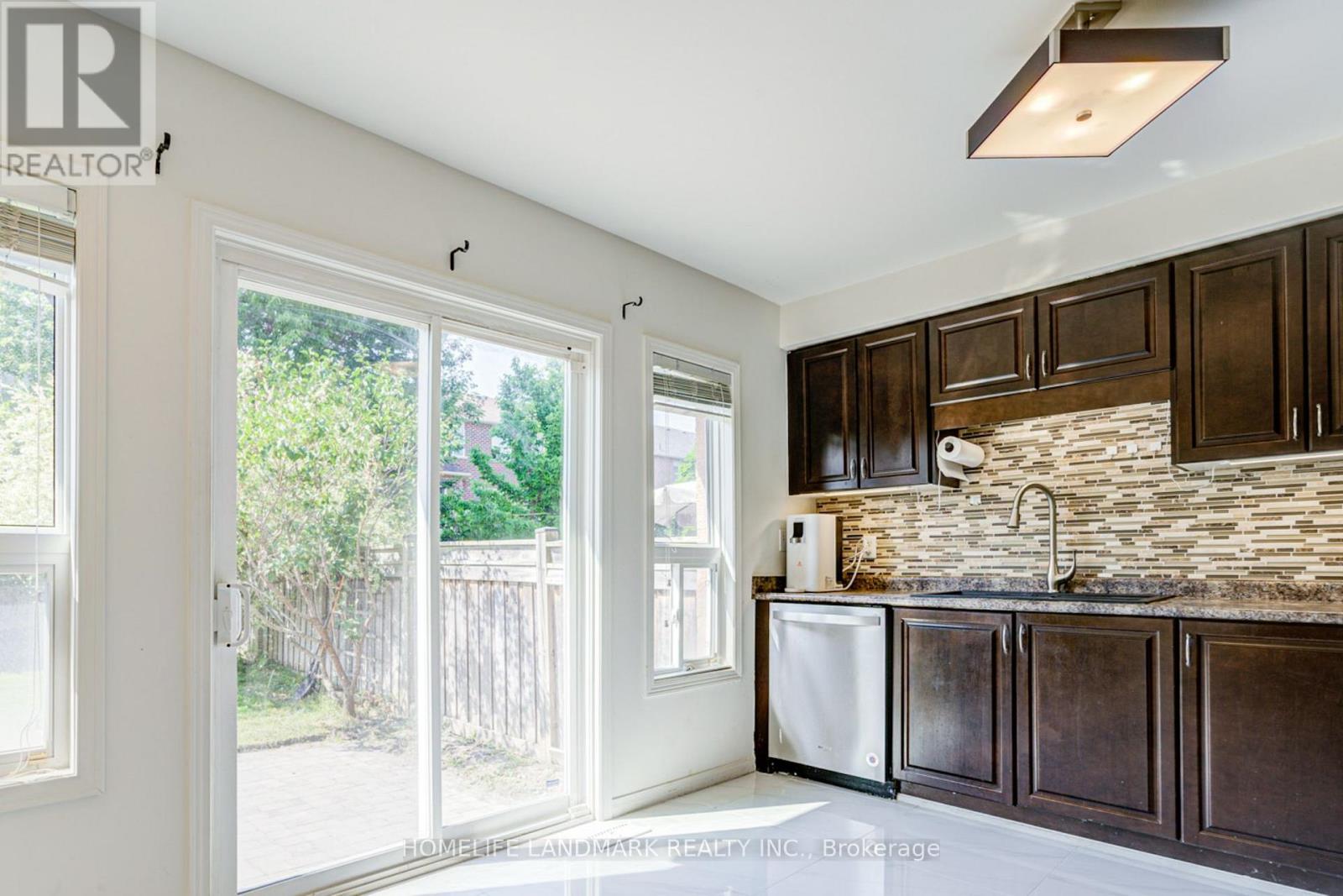 55 Lewis Honey Drive, Aurora, Ontario  L4G 0J4 - Photo 12 - N12270559