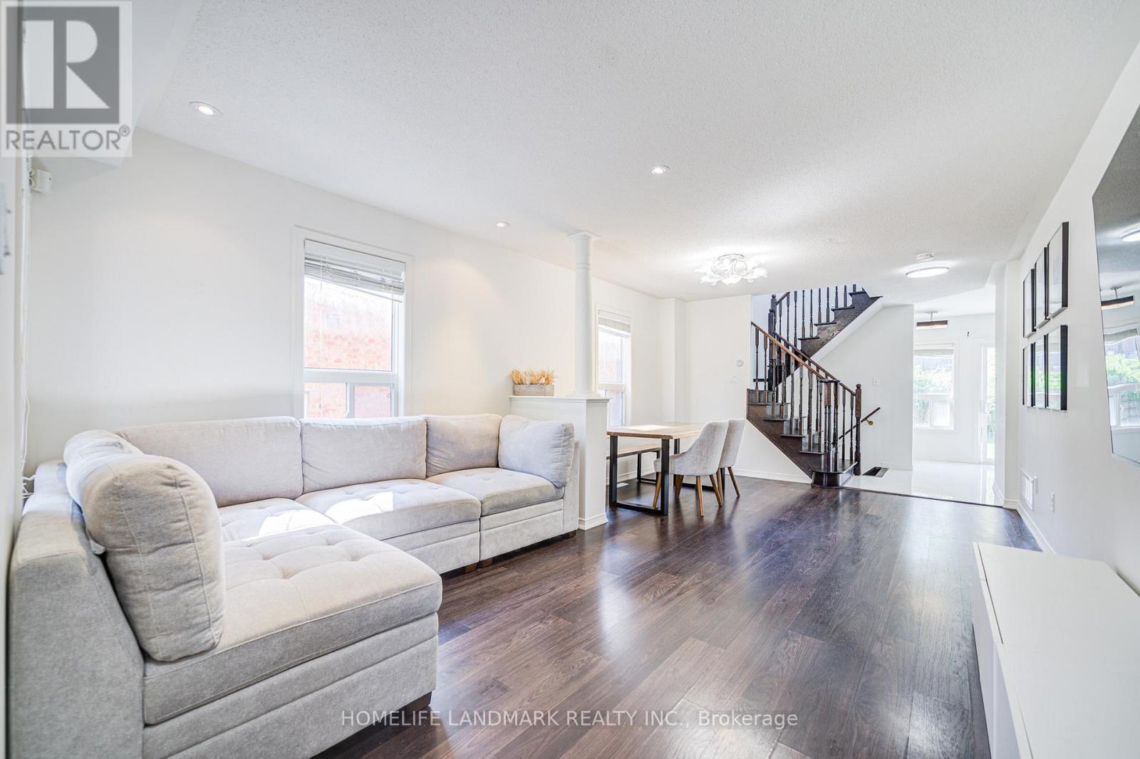 55 Lewis Honey Drive, Aurora, Ontario  L4G 0J4 - Photo 4 - N12270559