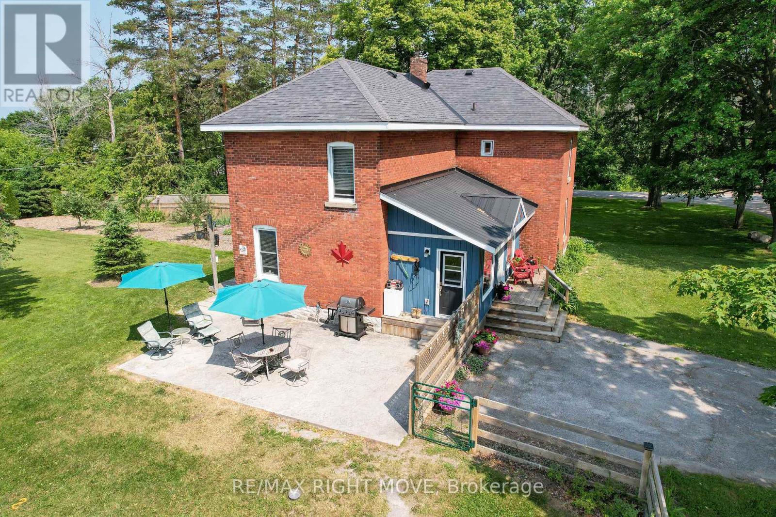 51 Balsam Road, Ramara, Ontario  L3V 0K8 - Photo 16 - S12270560