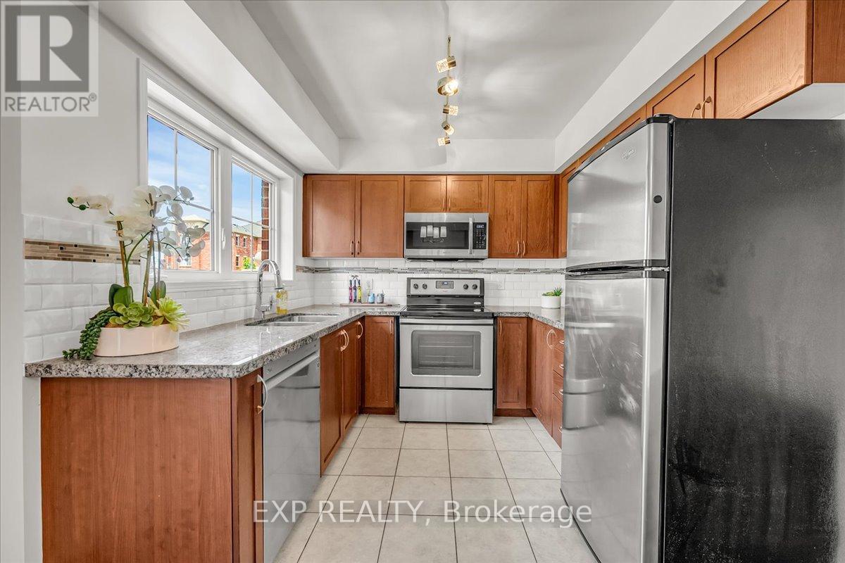 Property at 14 - 2468 POST ROAD image 2
