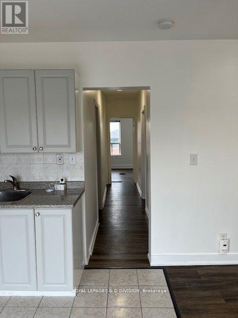 Upper - 169 Chambers Avenue, Toronto, Ontario  M6N 3M5 - Photo 11 - W12270605