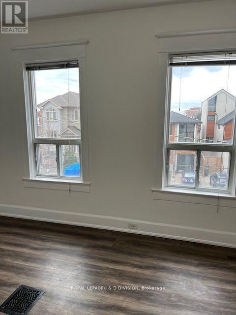 Upper - 169 Chambers Avenue, Toronto, Ontario  M6N 3M5 - Photo 12 - W12270605