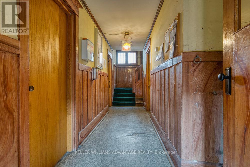 24 Indian Road Crescent, Toronto, Ontario  M6P 2G1 - Photo 19 - W12270676