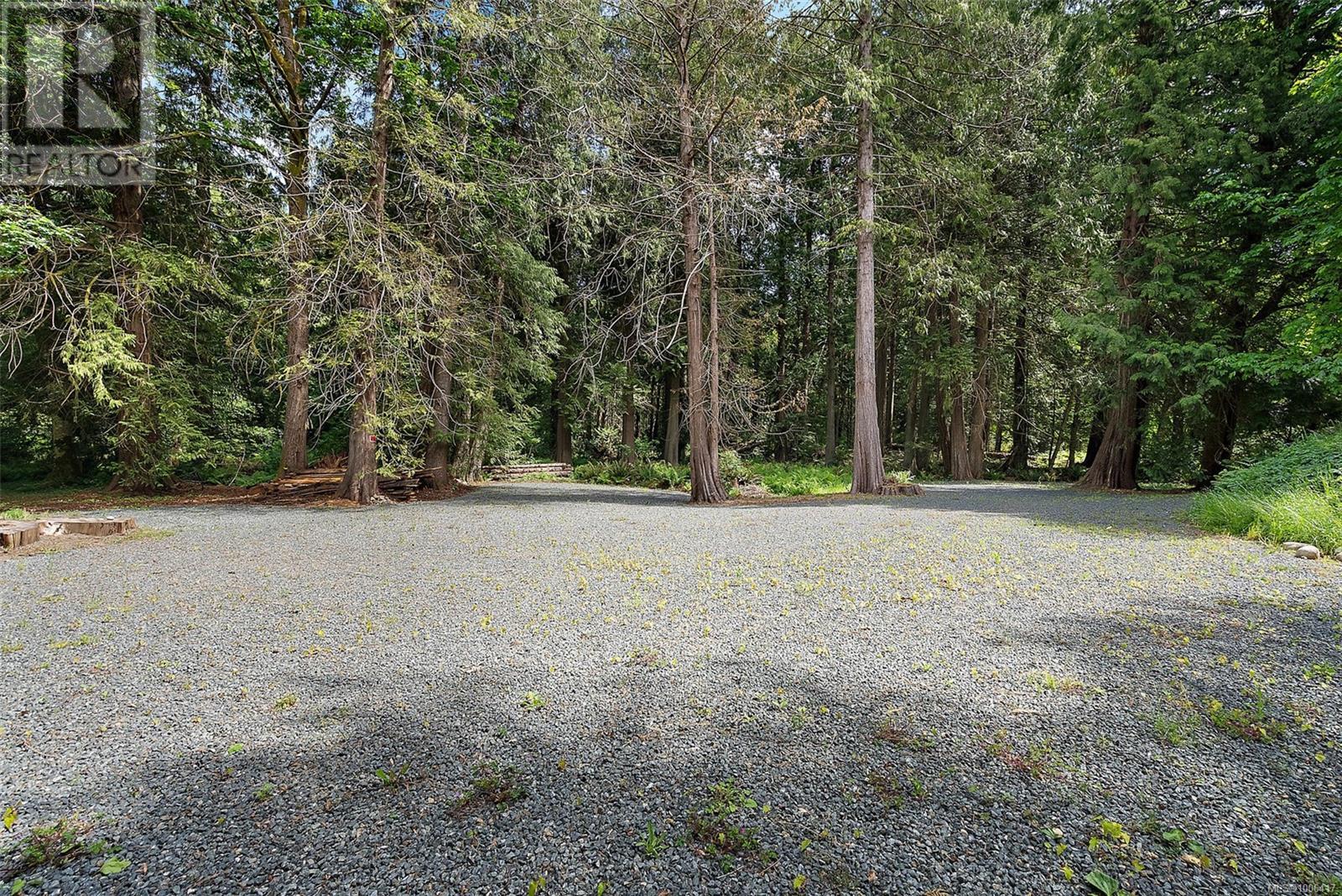 Property at 1691 Kangaroo Rd image 3