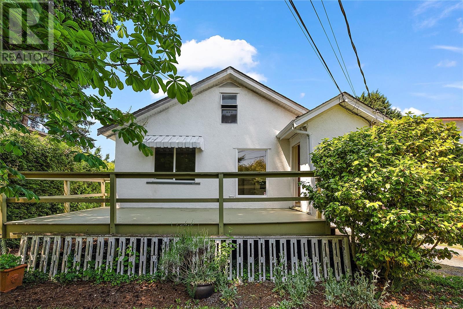Property at 2844 Rockwell Ave image 4