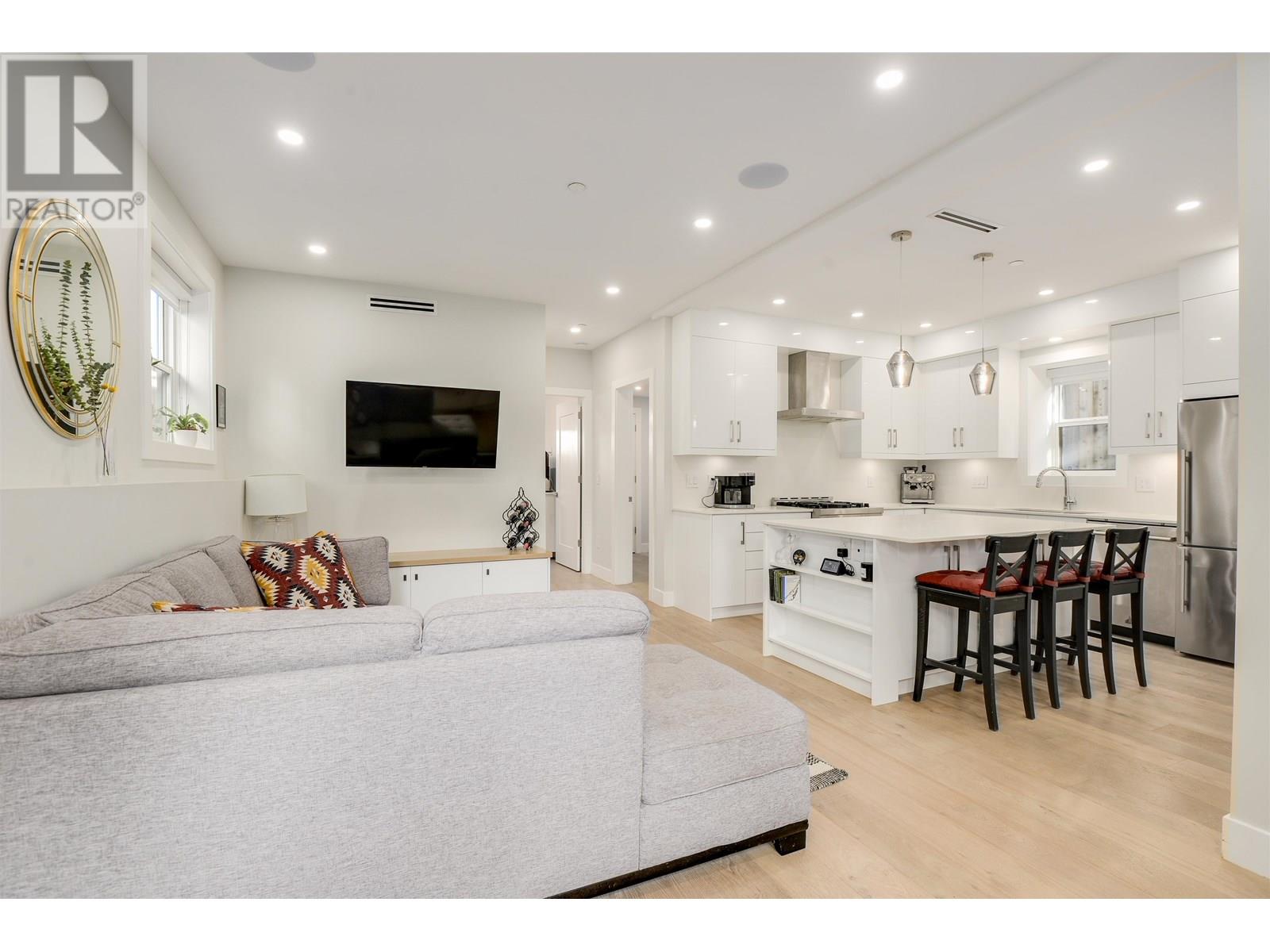 Property at 1762 E 14TH AVENUE image 3