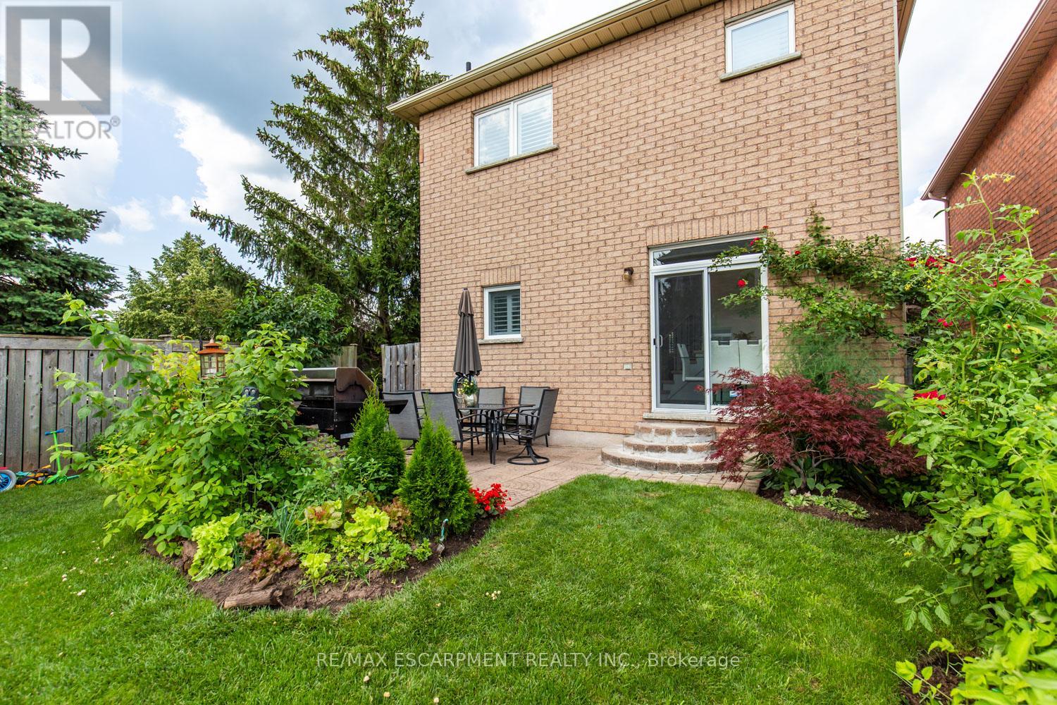 109 Peachwood Crescent, Hamilton (Stoney Creek), Ontario  L8E 5Z7 - Photo 27 - X12270549