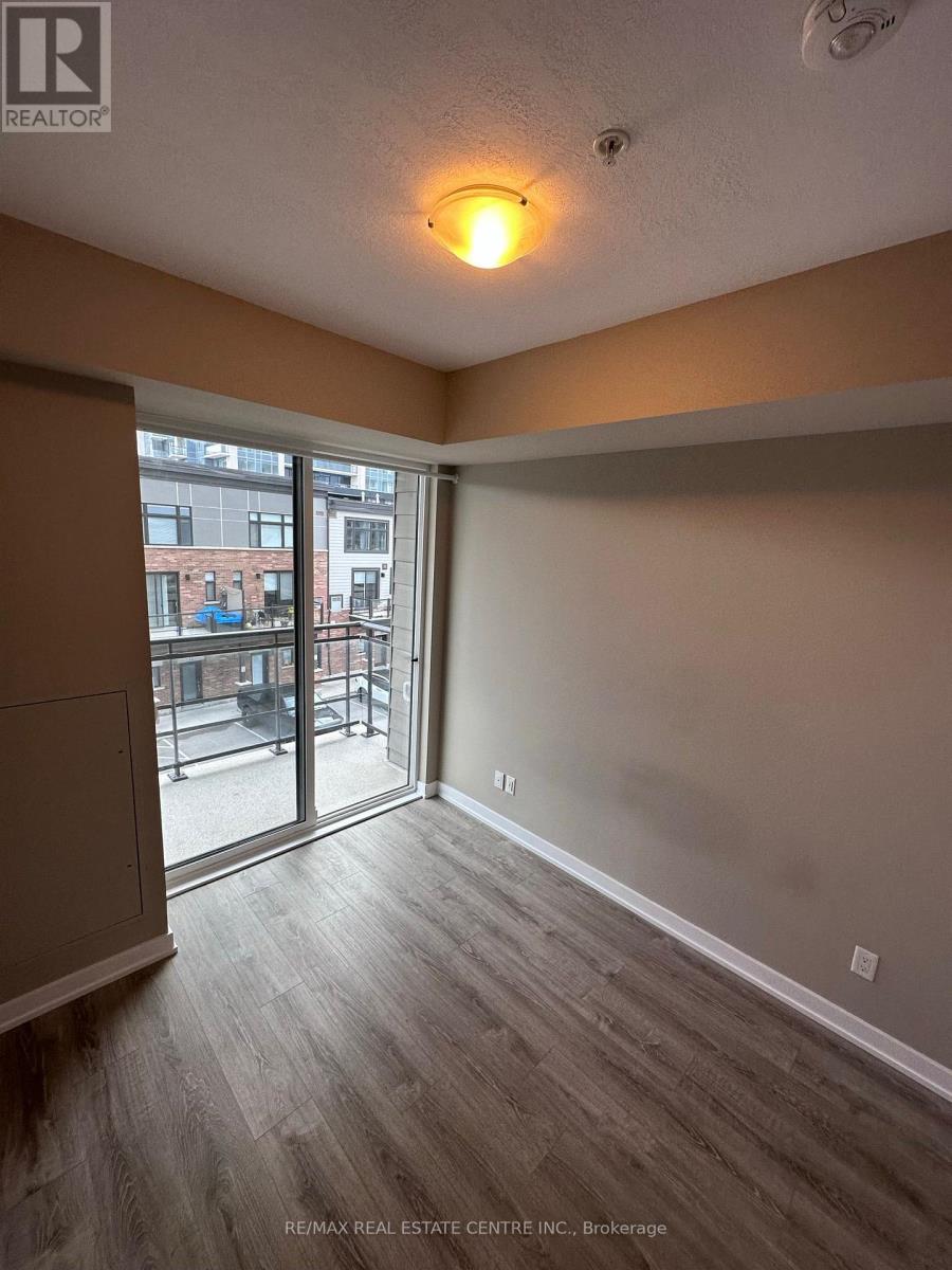 313 - 10 Esplanade Lane, Grimsby, Ontario  L3M 0H1 - Photo 12 - X12270610