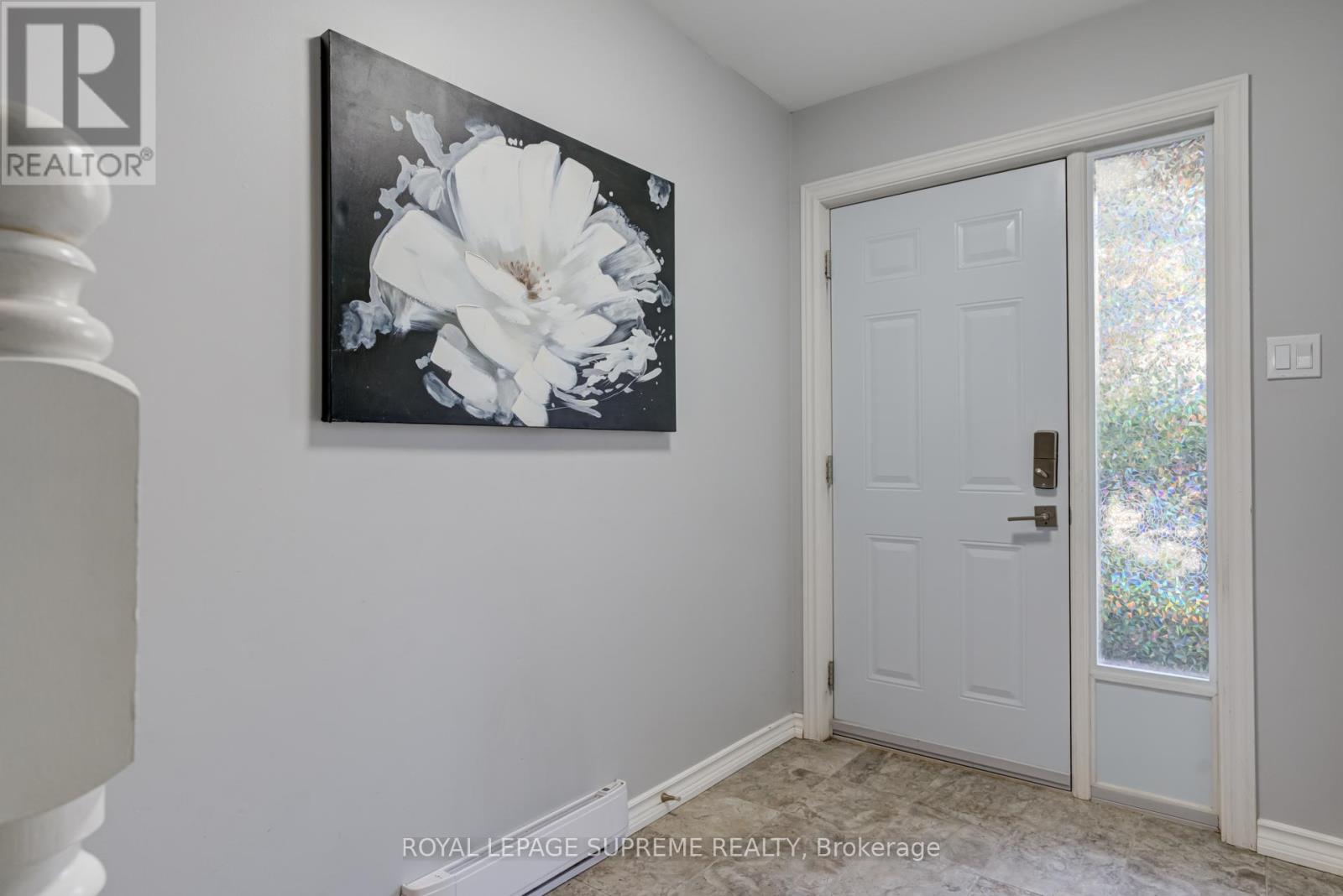 Property at 19 - 445 STONE CHURCH ROAD W image 4