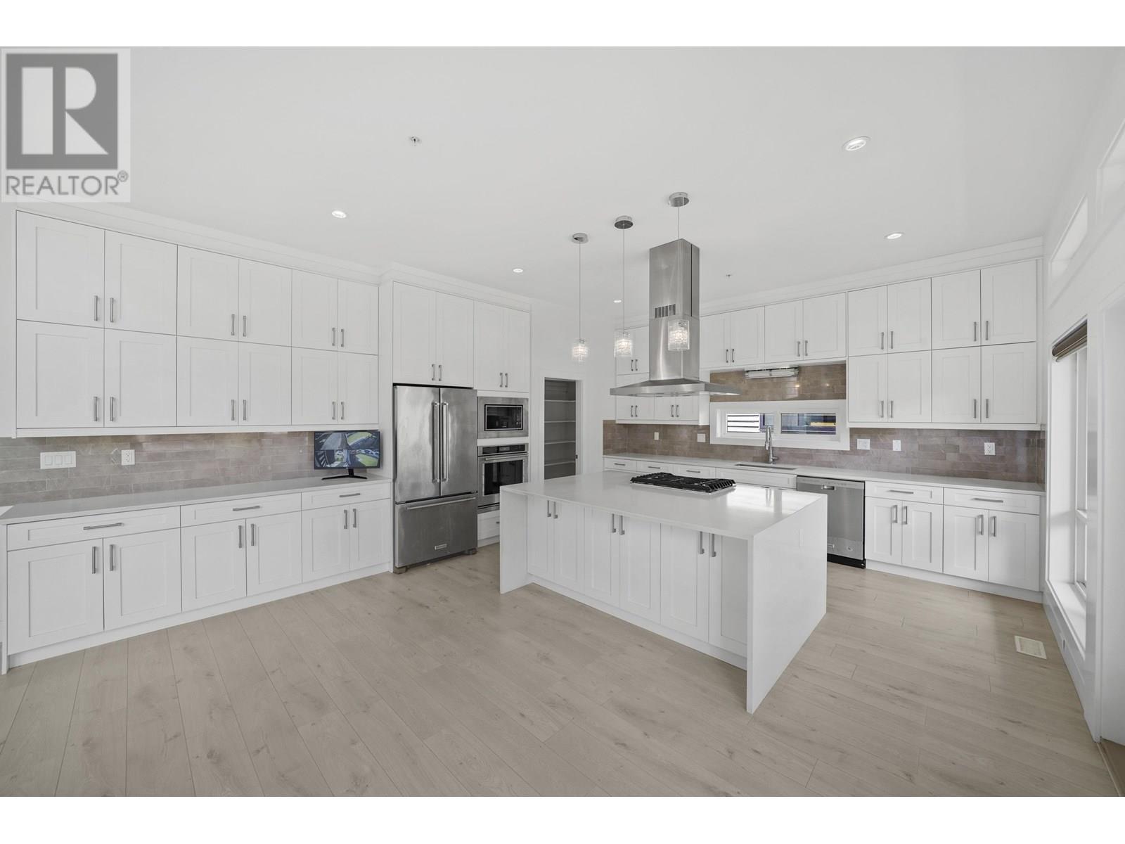 Property at 12400 201 STREET image 4