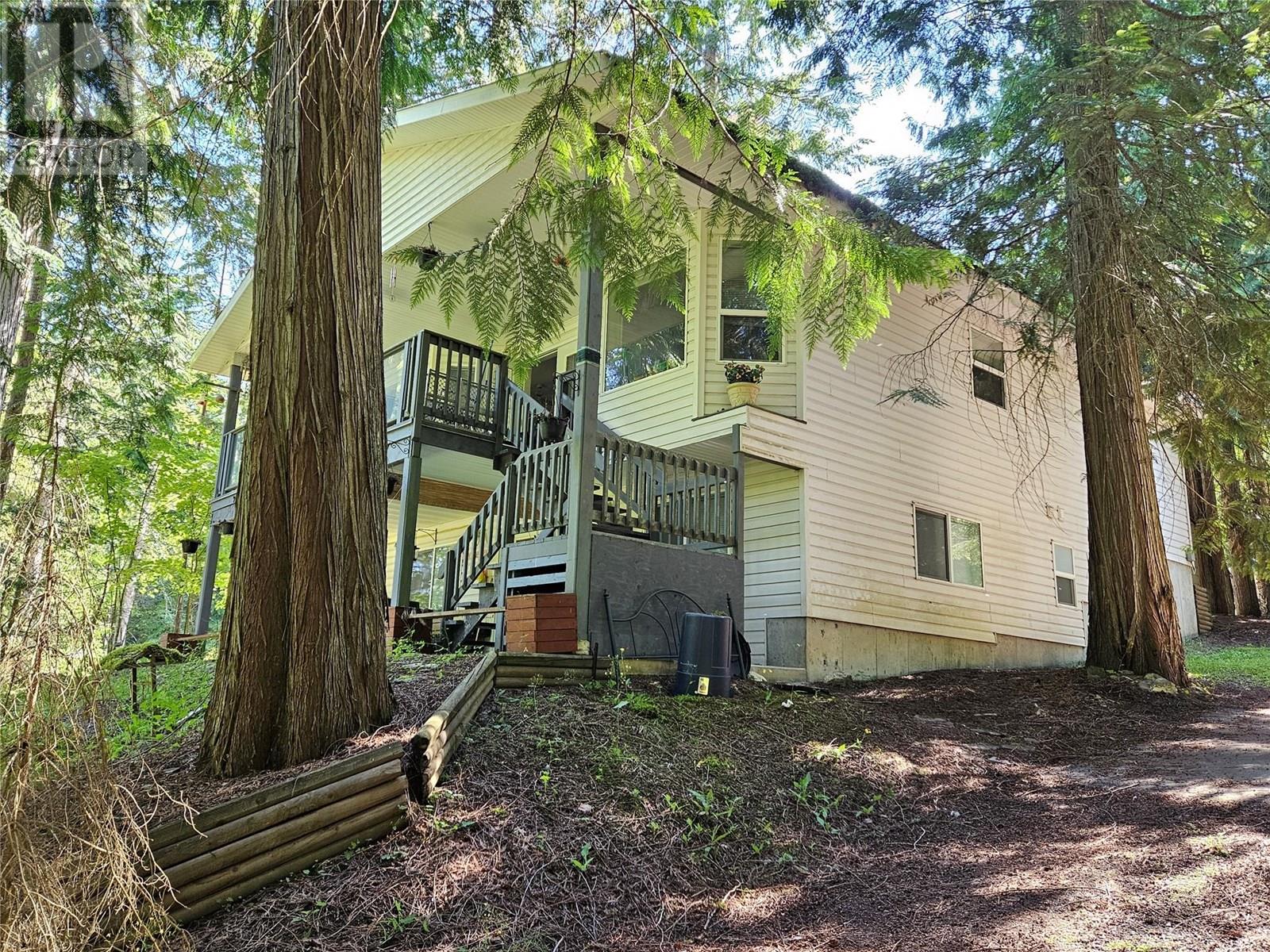 534 Bayview Road Lot# 6, Nakusp, British Columbia  V0G 1R1 - Photo 2 - 10355175