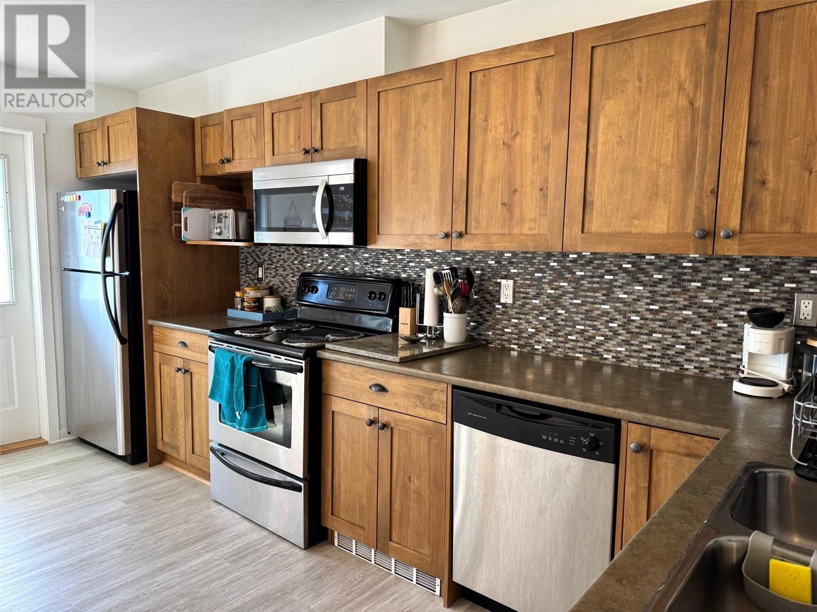 1970 Braeview Place Unit# 27, Kamloops, British Columbia  V1S 0A2 - Photo 3 - 10355101