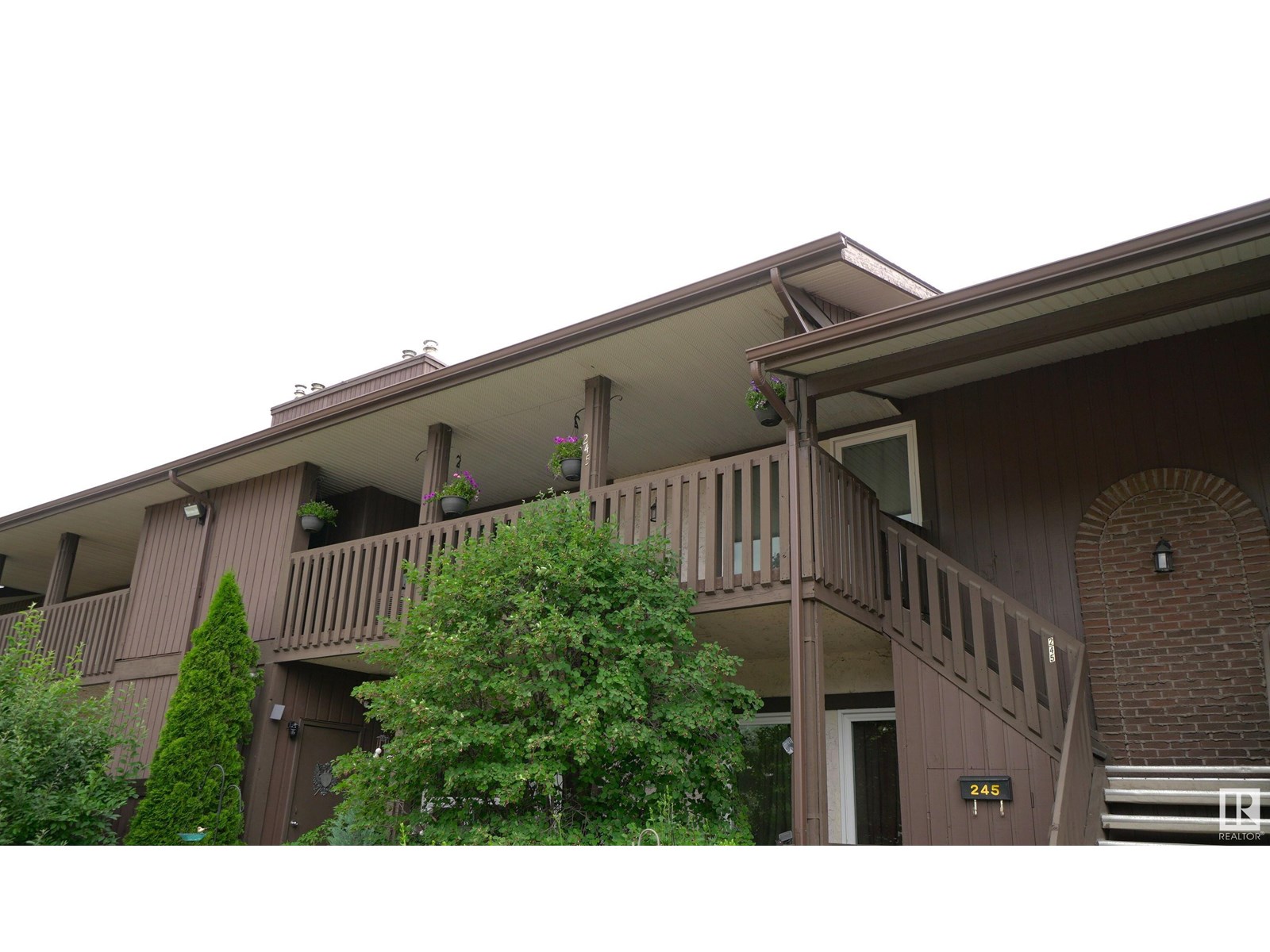 Property at 245 SURREY GARDENS GD NW image 1