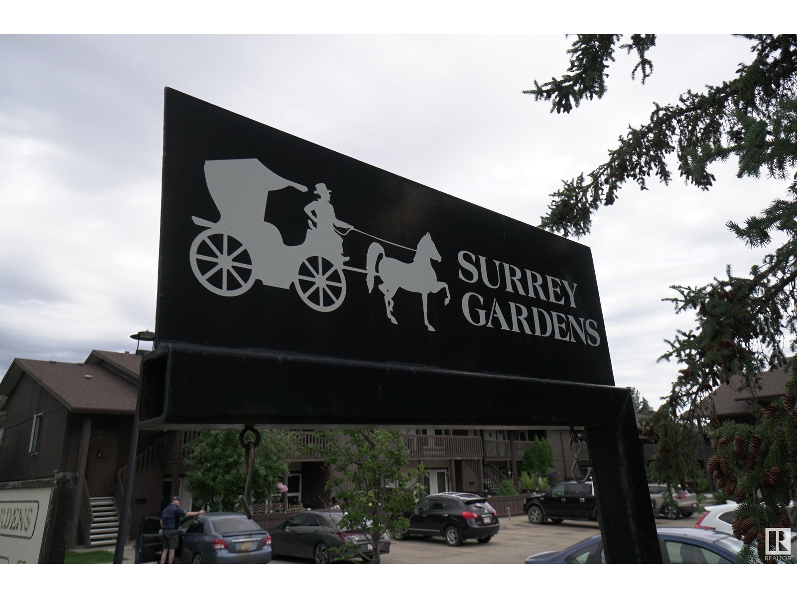 Property at 245 SURREY GARDENS GD NW image 2