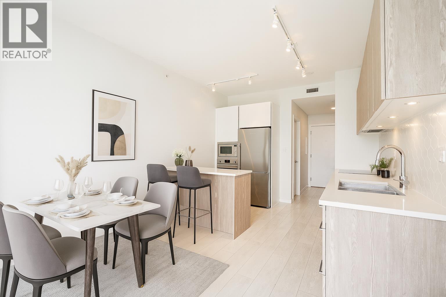 603 691 North Road, Coquitlam, British Columbia  V3J 0H9 - Photo 4 - R3022080