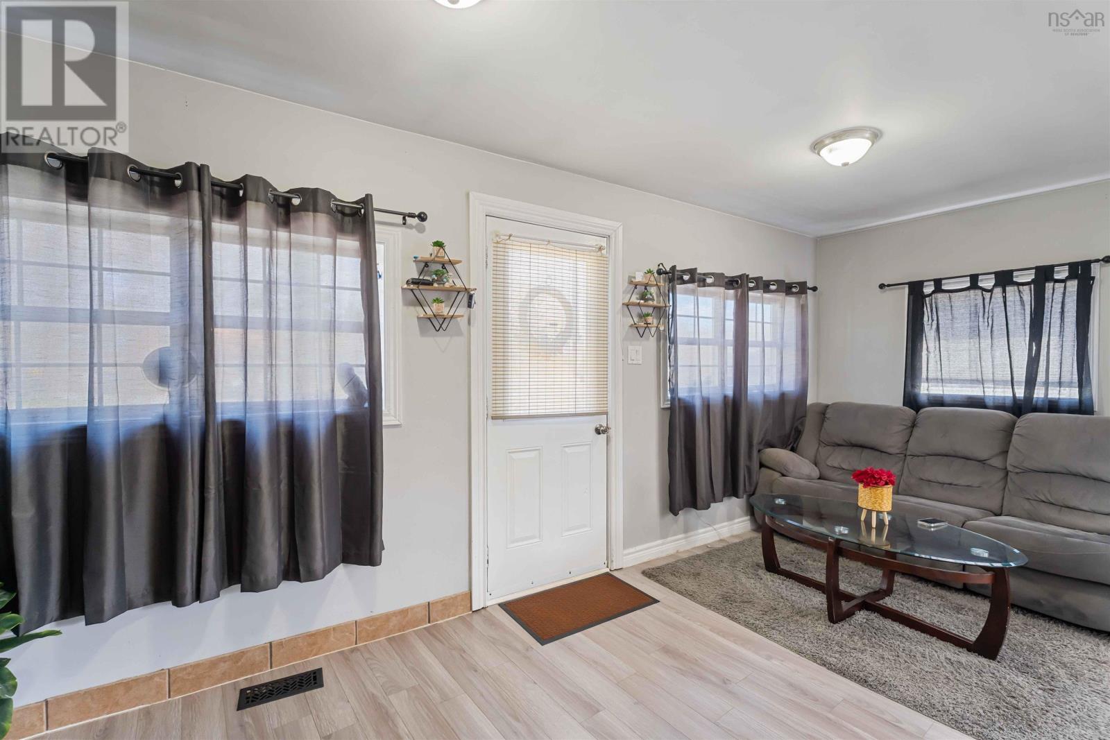 886 King Street, Windsor, Nova Scotia  B0N 2T0 - Photo 4 - 202511684