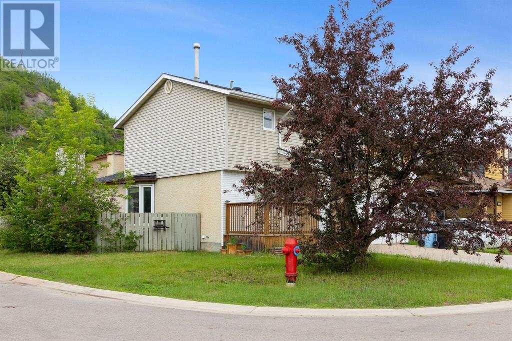 Property at 166 Grayling Crescent image 2