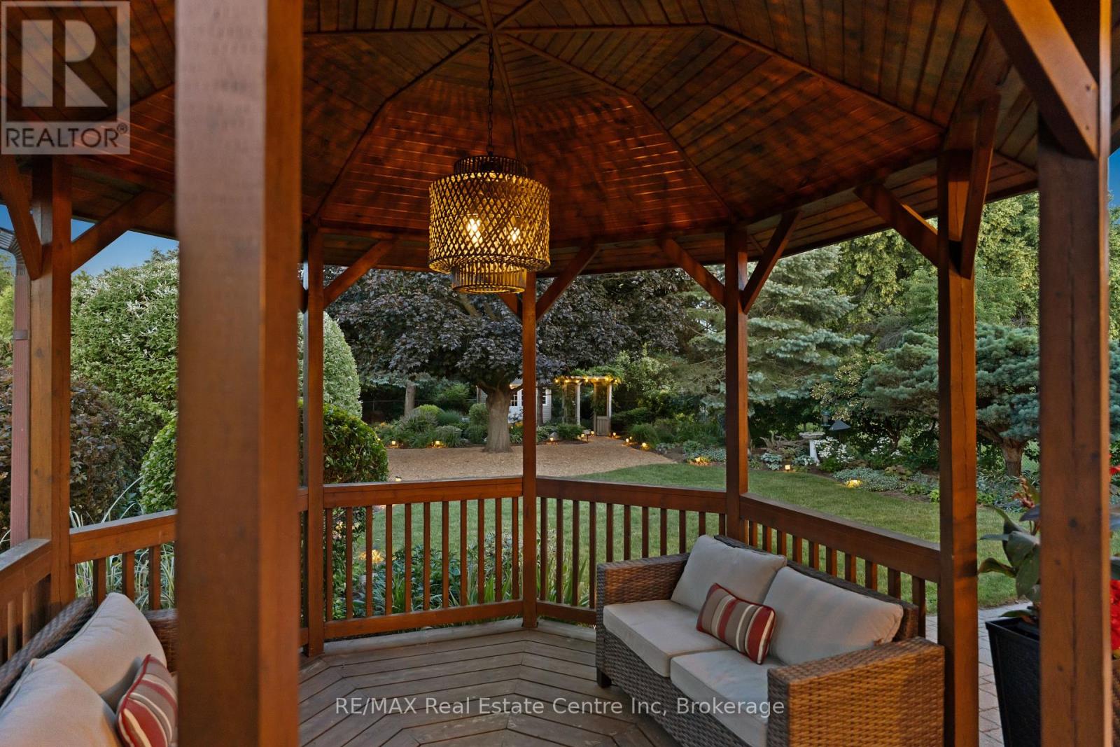 Property at 444 COLLEGE AVENUE W image 3