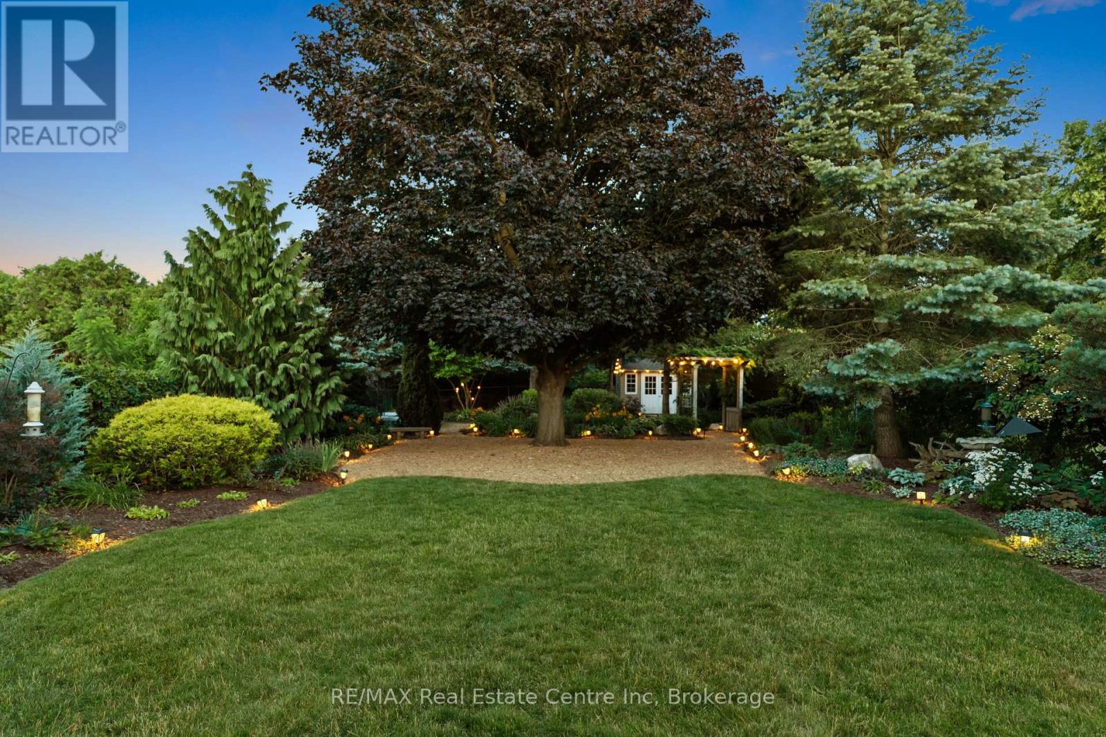 Property at 444 COLLEGE AVENUE W image 5