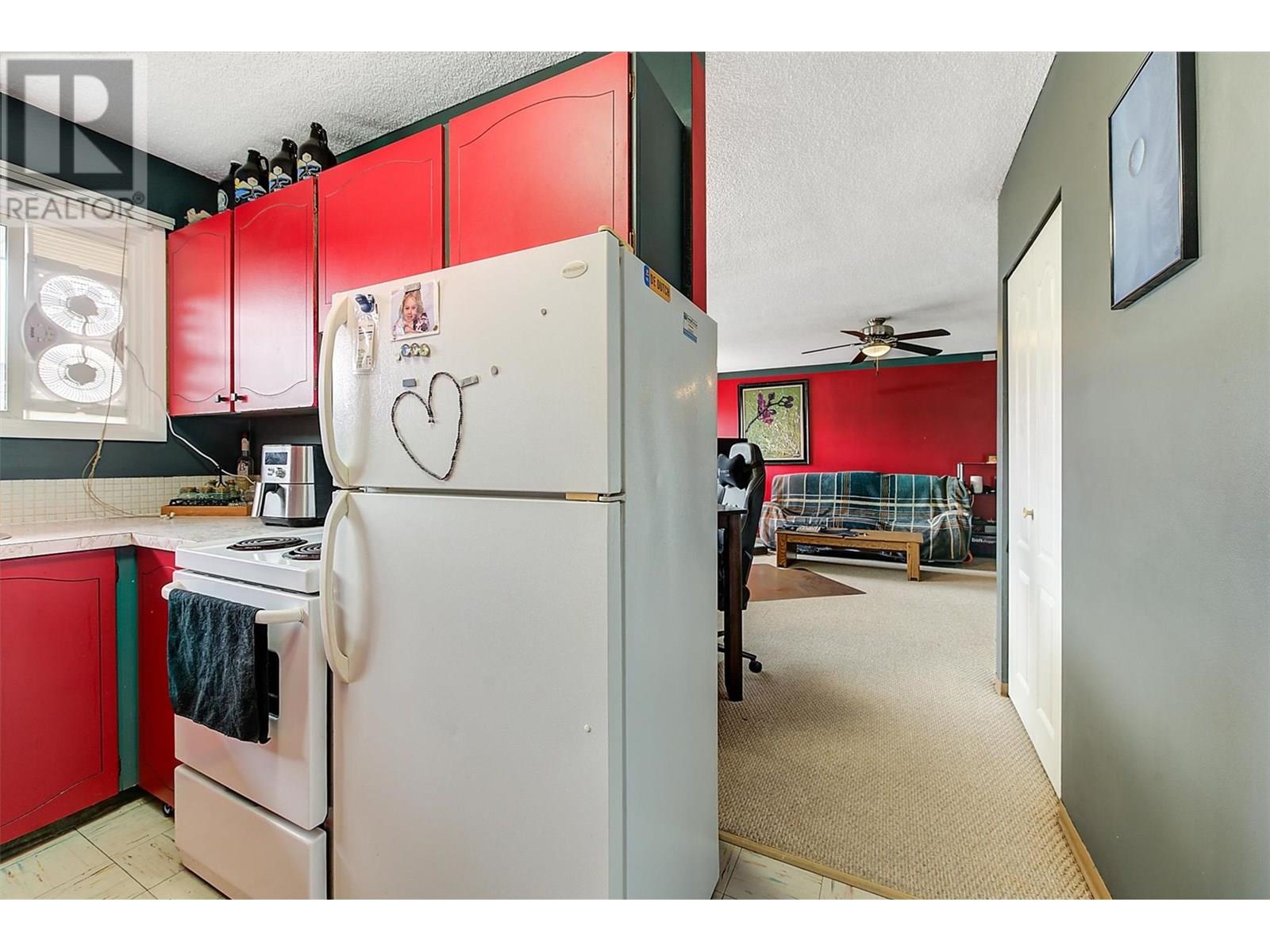Property at 1291 Bernard Avenue Unit# 6 image 4
