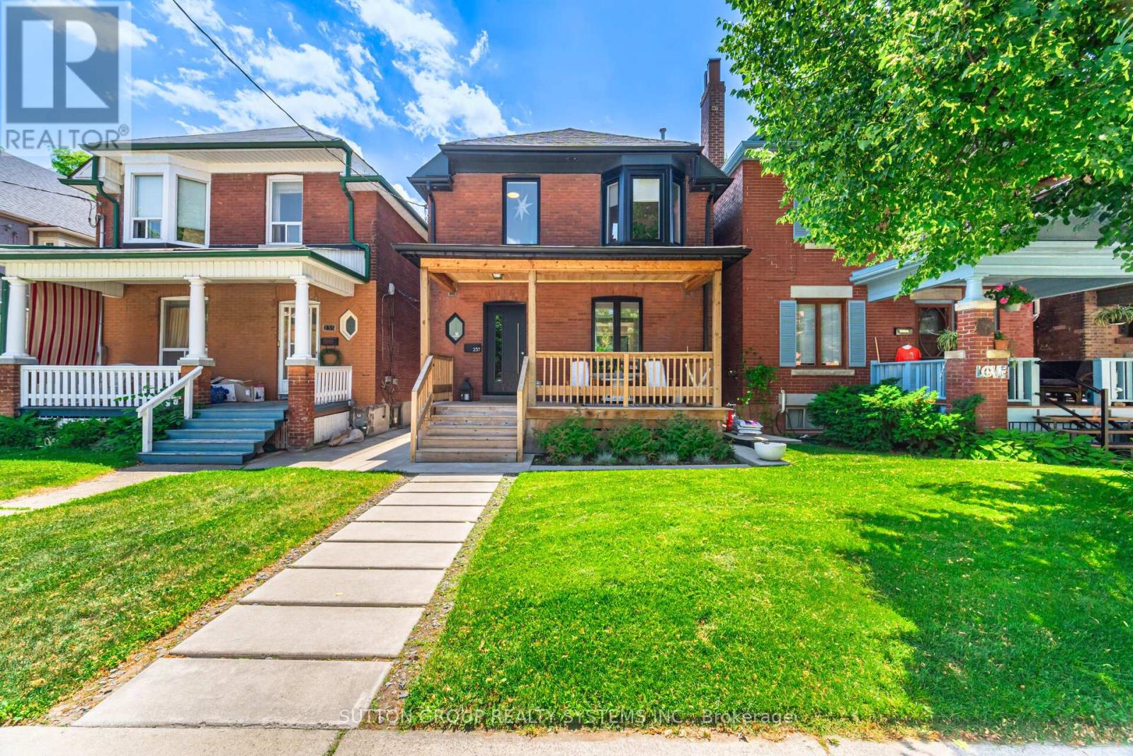 Property at 237 ST JOHNS ROAD image 2