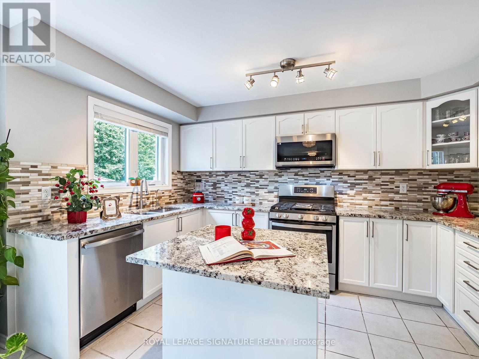 1013 Freeman Trail W, Milton (Be Beaty), Ontario  L9T 5T3 - Photo 16 - W12270749