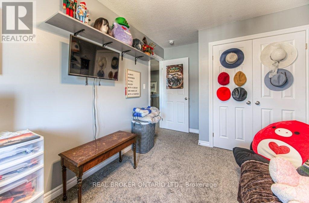 42 Eliza Avenue, Kitchener, Ontario  N2E 0B9 - Photo 32 - X12270789