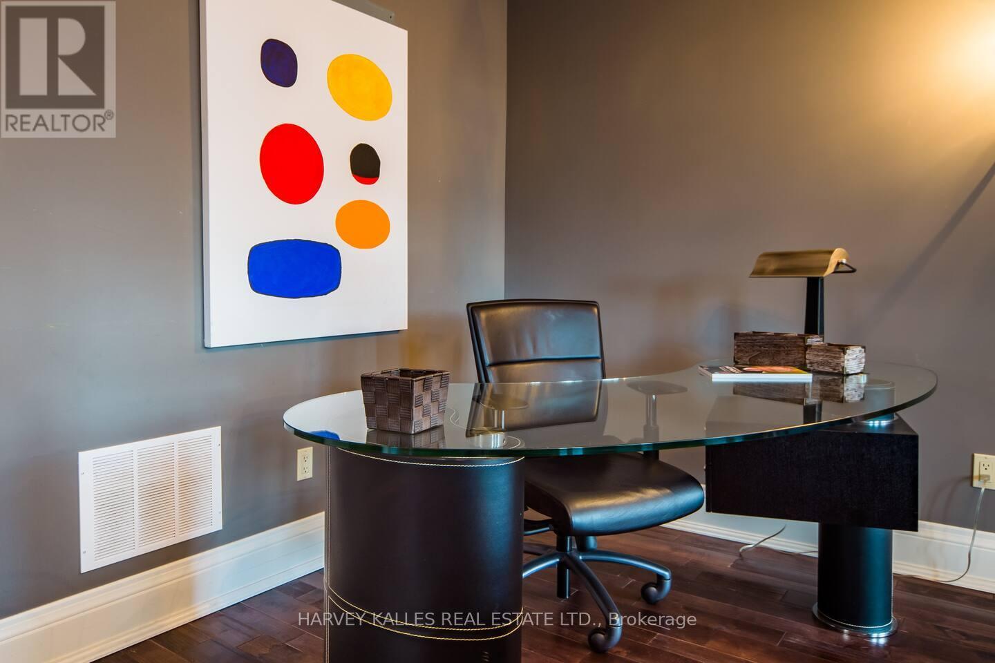 241 St Clair Avenue W, Toronto, Ontario  M4V 1R3 - Photo 10 - C12270801