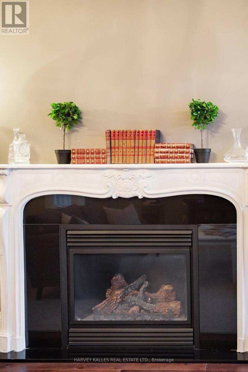 241 St Clair Avenue W, Toronto, Ontario  M4V 1R3 - Photo 12 - C12270801