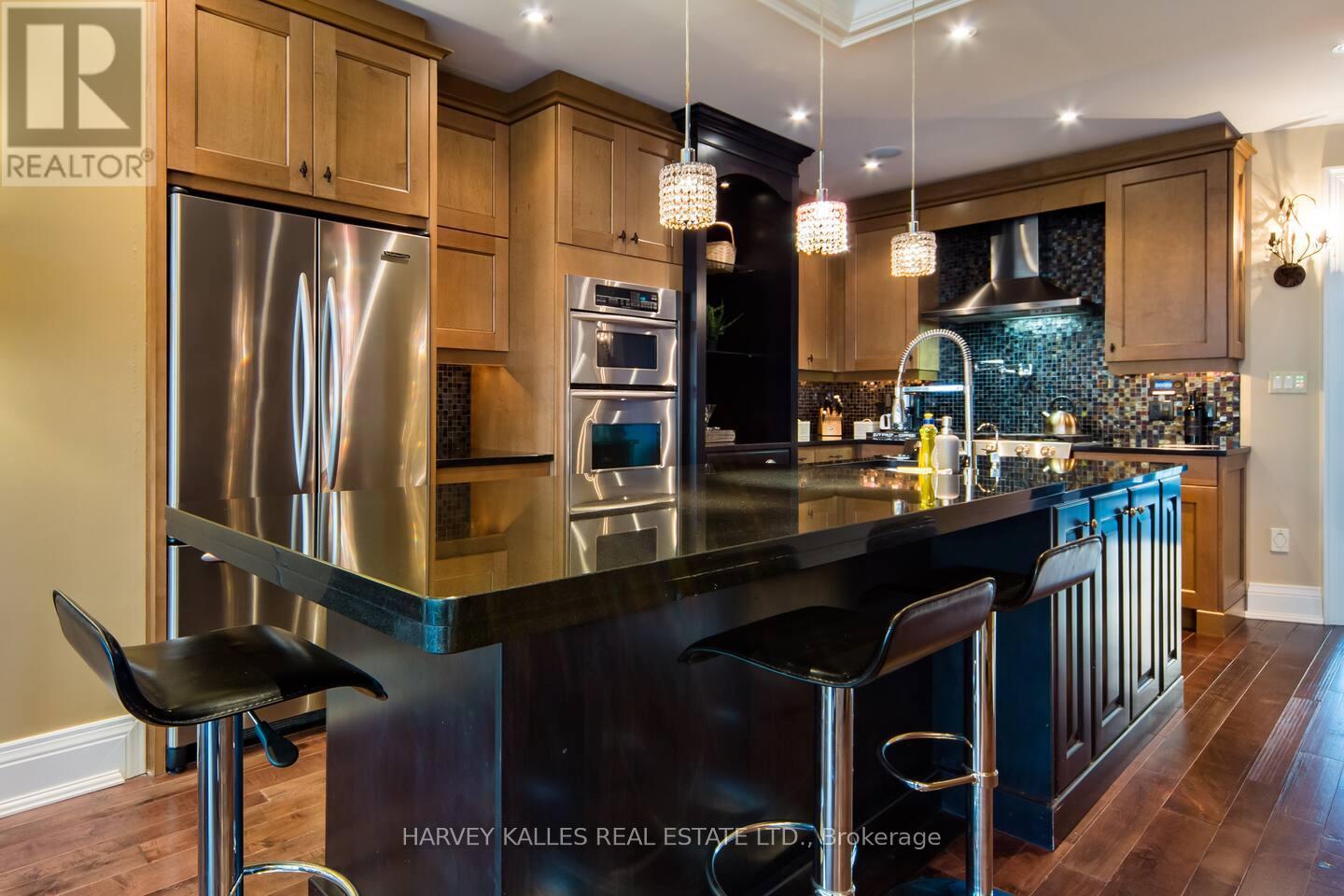 241 St Clair Avenue W, Toronto, Ontario  M4V 1R3 - Photo 13 - C12270801