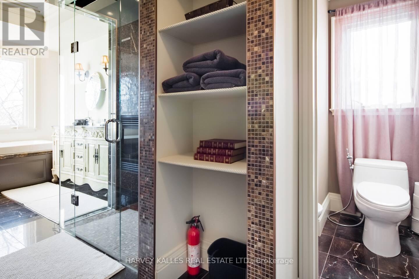 241 St Clair Avenue W, Toronto, Ontario  M4V 1R3 - Photo 36 - C12270801